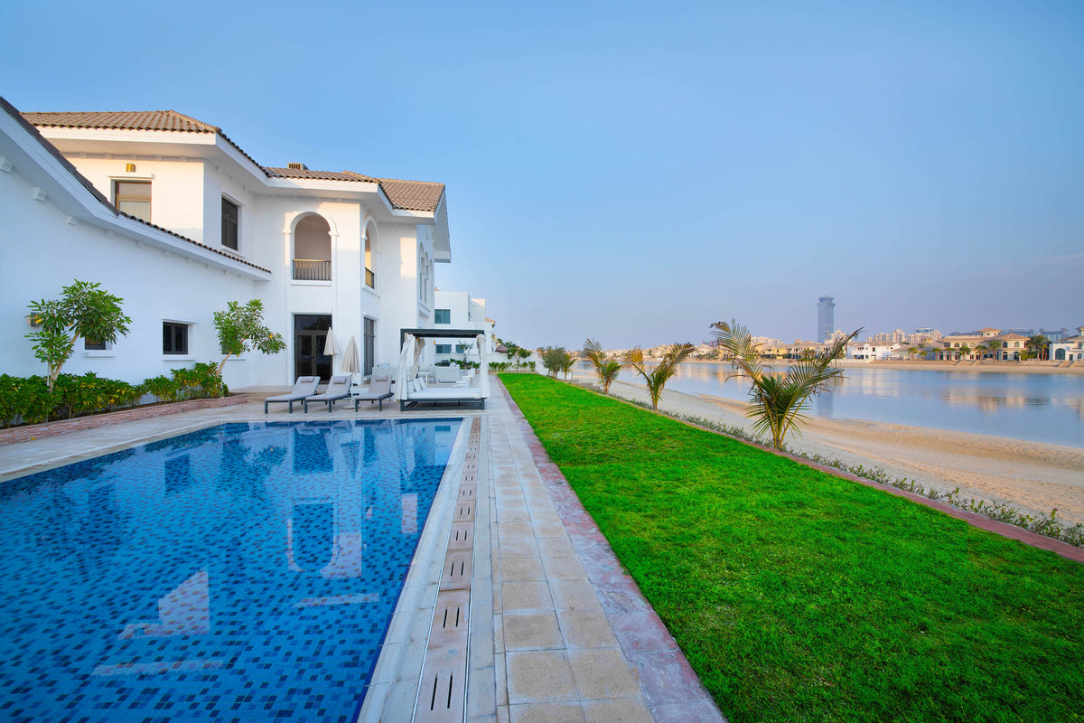 Luxury Villa w/ Dramatic Vw Private Beach & Pool