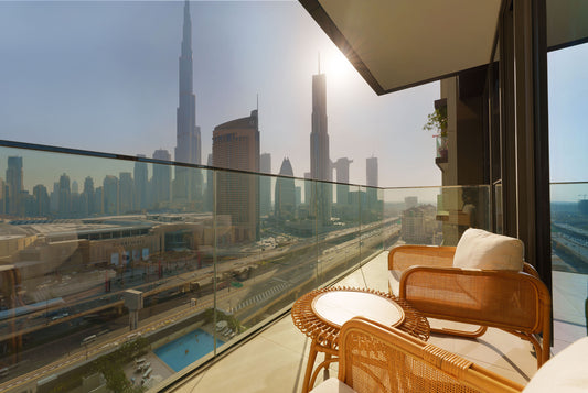 Luxury Apt w/ Burj Khalifa Vw & Direct Mall Access