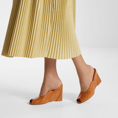 Fendi Arco Leather Sandals