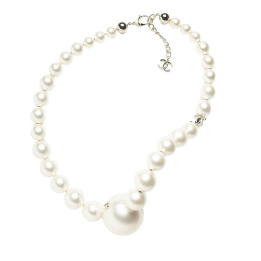 Pearl Necklace Minaudiere
