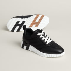 Bouncing Sneaker