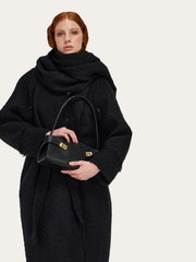 Hug East-west Shoulder Bag