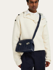 Hug Shoulder Bag (s)