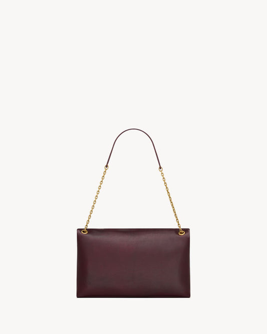 Cassandre Pouch On Chain In Smooth Leather