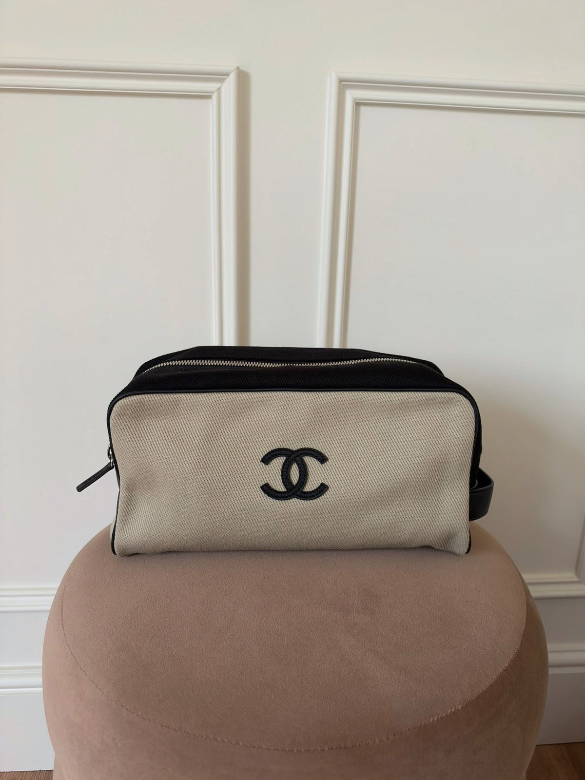 Chanel Wash Bag Beige & Black