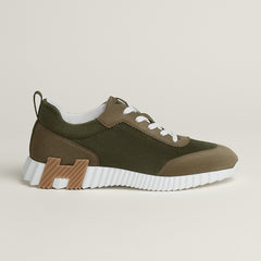 Bouncing Sneaker