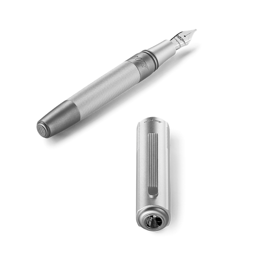007 Special Issue Silver Edition Fountain Pen 14K gold