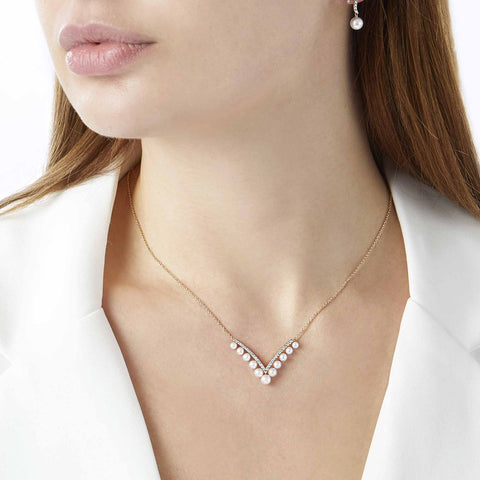 Sleek Akoya Pearl and Diamond Necklace in 18ct Yellow Gold